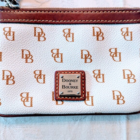 Dooney & Bourke Shadow Signature Brown White Monogram DB Leather Wristlet Wallet - Picture 2 of 8
